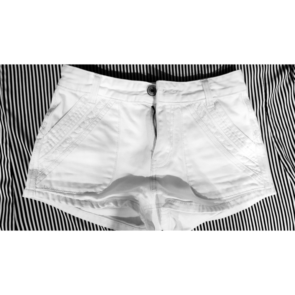 Free People, size 24 white shorts